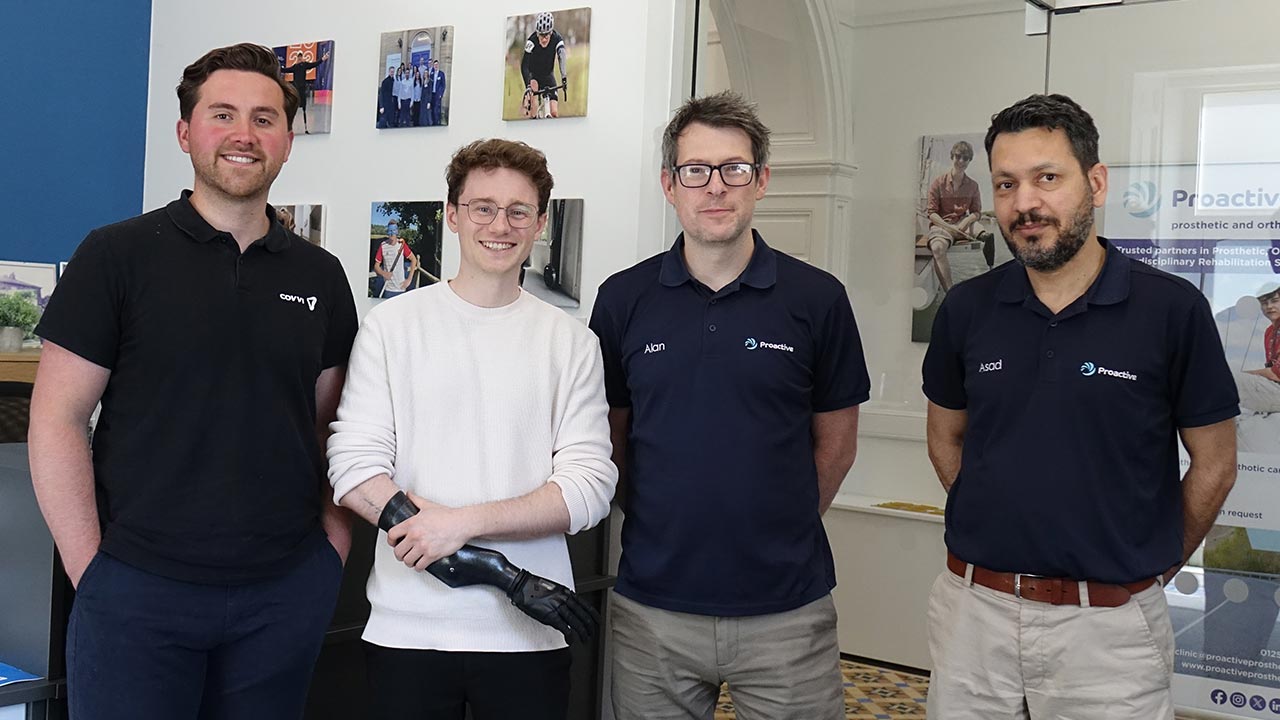 Social Media Content Creator, Henrik Cox, Fitted With COVVI’s Advanced Bionic Hand Social Media Content Creator, Henrik Cox, Fitted With COVVI’s Advanced Bionic Hand