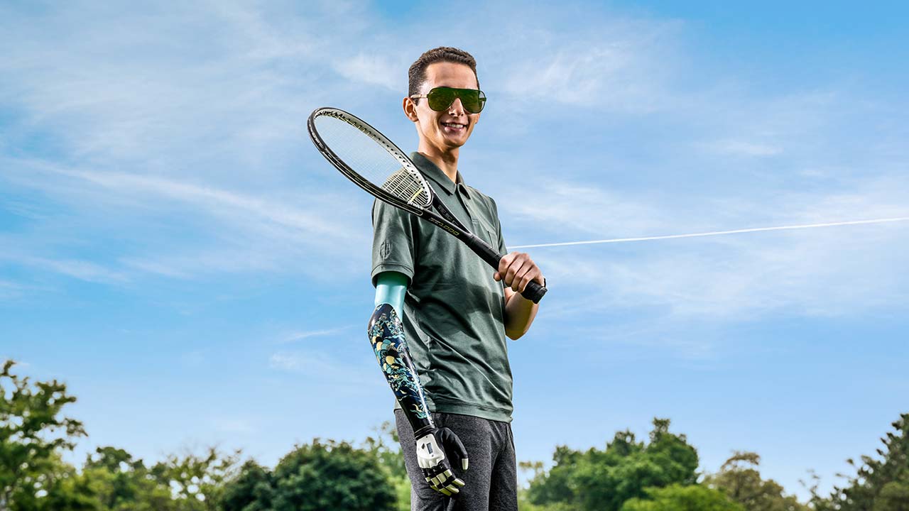 Yiorgos' Striking ‘Designer’ Prosthesis Made To Match His COVVI Hand Yiorgos' Striking ‘Designer’ Prosthesis Made To Match His COVVI Hand